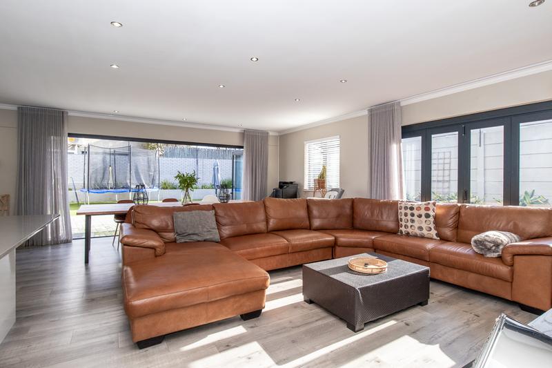 To Let 3 Bedroom Property for Rent in Constantia Western Cape